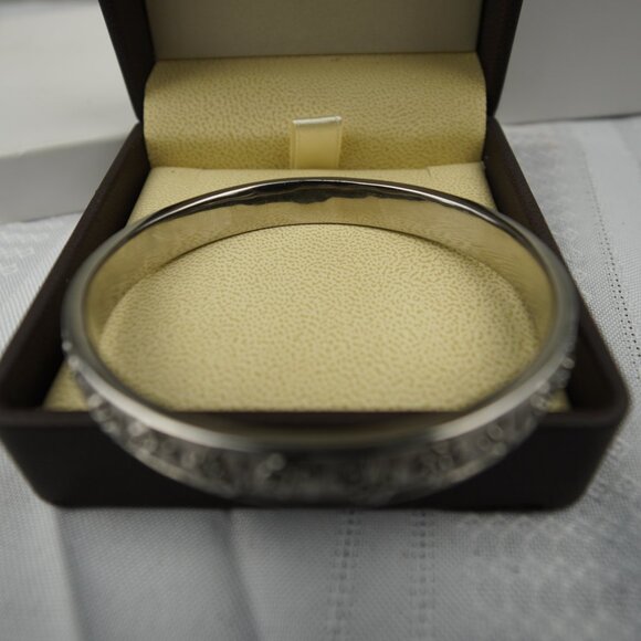 Carved Creations LifeMates Olive Branch Love Bangle Bracelet - Picture 8 of 13